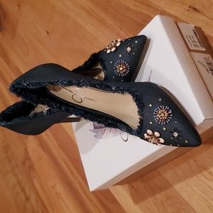 Jessica Simpson pumps